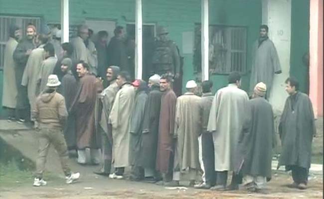 Brisk Voter Turnout in Jammu and Kashmir; Jharkhand Votes Under High Security