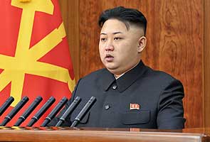 Kim Jong-Un and the mystery smartphone Kim Jong-Un and the mystery smartphone