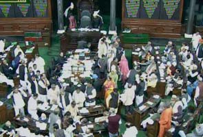 FDI in retail: Winter session's Day 1 washed out; PM calls all-party meet on Monday