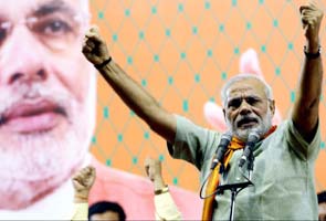 Narendra Modi targets Sonia, Rahul Gandhi while campaigning in Karnataka Narendra Modi targets Sonia, Rahul Gandhi while campaigning in Karnataka