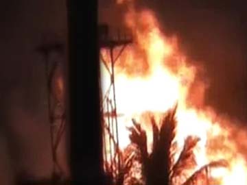 ONGC_fire_Andhra_Pradesh_360_27June14.jp