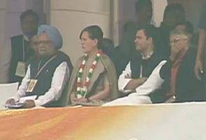 PM, Sonia Gandhi and Rahul to campaign for Karnataka Assembly polls PM, Sonia Gandhi and Rahul to campaign for Karnataka Assembly polls