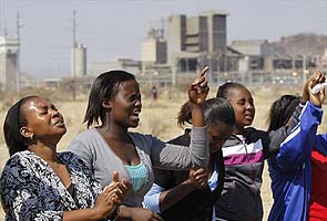 South Africa declares week of mourning after mine shooting tragedy
