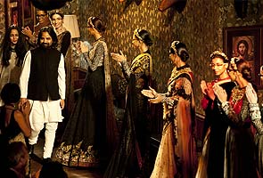 Bollywood favourite pushes sari revival 