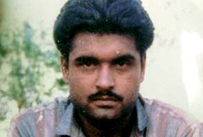 Sarabjit Singh, attacked Indian prisoner, dies in Lahore hospital 