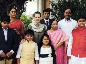 Sonia_Gandhi_KCR_360.jpg