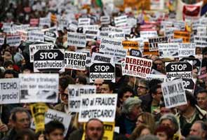 Thousands protest in Madrid to end evictions