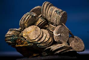 Spain shipwreck treasure shown for the first time