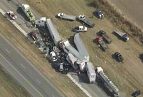 2 dead, many injured after at least 140 vehicles collide on US highway in dense fog