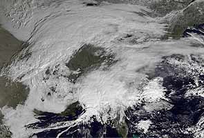 Blizzard threatens US Northeast; over 1700 flights cancelled 