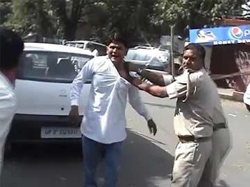 Violence at Congress' Lucknow office by mob led by disgruntled ticket-seeker Violence at Congress' Lucknow office by mob led by disgruntled ticket-seeker