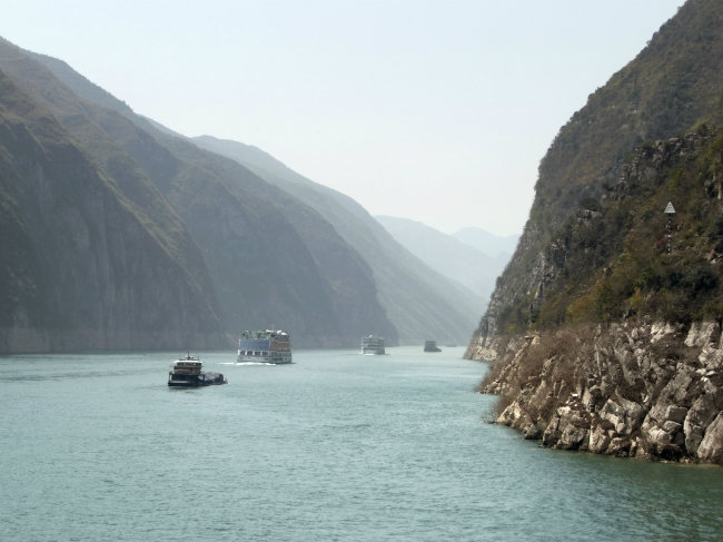 Foreigners Among Over 20 Missing After Tug Boat Sinks in China's Yangtze: Media Report Foreigners Among Over 20 Missing After Tug Boat Sinks in China's Yangtze: Media Report
