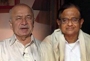 Cabinet reshuffle: P Chidambaram moves to Finance Ministry, Sushil Kumar Shinde takes charge of Home 