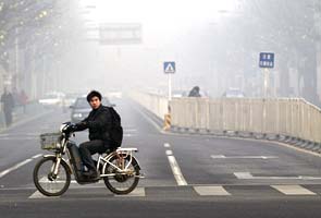 China says foreign embassies should not report on Beijing air quality 