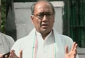 'Thug' Baba Ramdev misleading the nation: Digvijaya