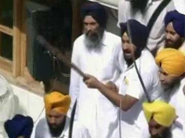 Over 12 Injured as Two Groups Clash Inside Golden Temple Premises