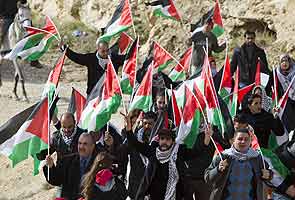 israel_evacuates_palestine_protests2_295.jpg