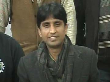 In Amethi, AAP's Kumar Vishwas invokes Rajiv Gandhi to take on Rahul In Amethi, AAP's Kumar Vishwas invokes Rajiv Gandhi to take on Rahul