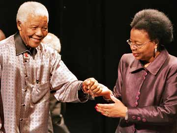 Nelson Mandela and his three wives: Evelyn, Winnie and Graca Nelson Mandela and his three wives: Evelyn, Winnie and Graca