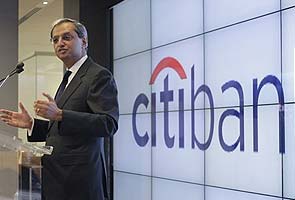 Citigroup gives CEO Vikram Pandit a big raise