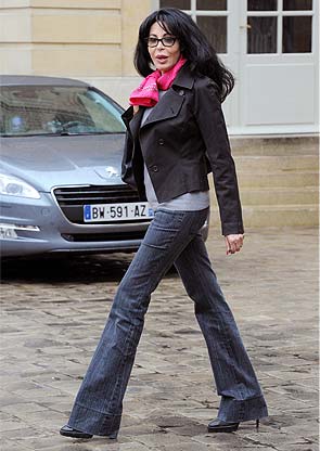Packing for Paris? Old law bans pants for women Packing for Paris? Old law bans pants for women