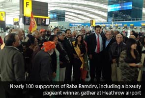 ramdev_supporters295x200.jpg