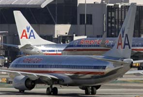 Big airlines suspend New York flights for a day