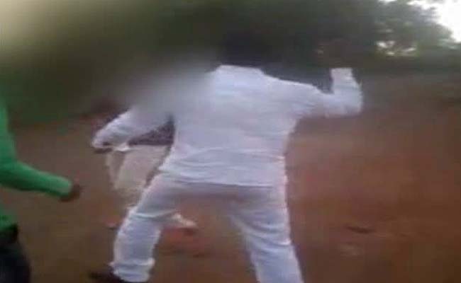 Gang Filmed the Woman They Thrashed, Then Posted on WhatsApp Gang Filmed the Woman They Thrashed, Then Posted on WhatsApp