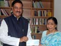 Veteran playback singer Asha Bhosale donates Rs 5 lakh to Maharashtra Chief Minister's Drought Relief Fund 