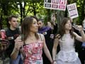 France legalizes gay marriage after harsh debate
