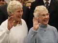 Washington gives marriage licenses to same-sex couples