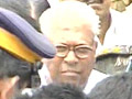 VS Achuthanandan calls on Suryanelli victim and family