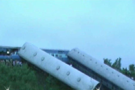 Train derails in Khagaria in Bihar; 1 dead, 21 injured
