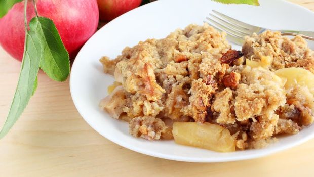Apple Crumble with Singhara Atta