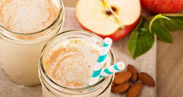 Lose Belly Fat: Try This Delicious Apple Oats Chia Seeds Smoothie Recipe