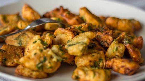 Cashewnut and Cauliflower Pakoda