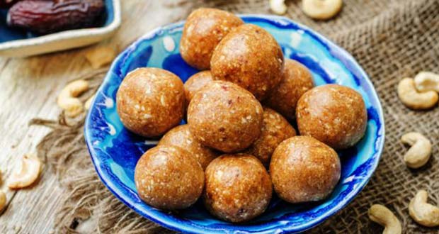 Dates and Cashew Vegan Balls