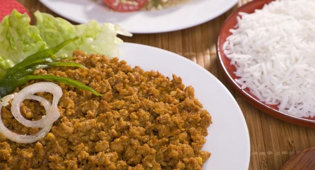 Dum Murgh Keema Baingan