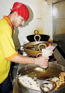 making-jalebis_article.jpg