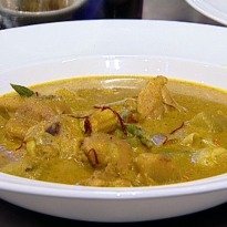 Murgh Bowli Handi with Tawa Roti or Lachcha Paratha