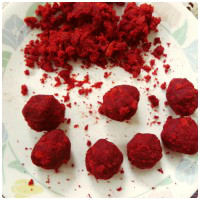 red-velvet-balls_med.jpg