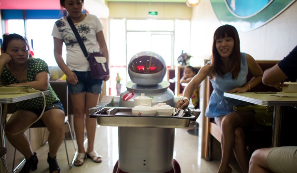 robots-restaurant_600.jpg