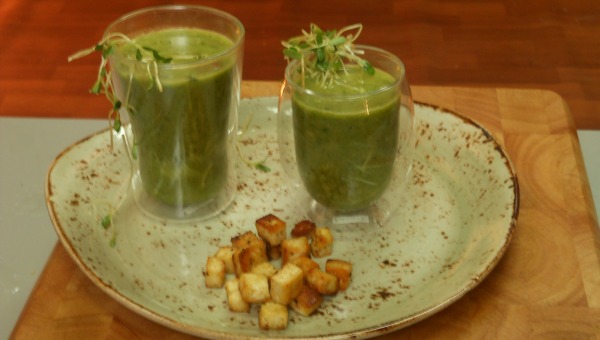 Spiced Spinach Soup with Cottage Cheese Croutons