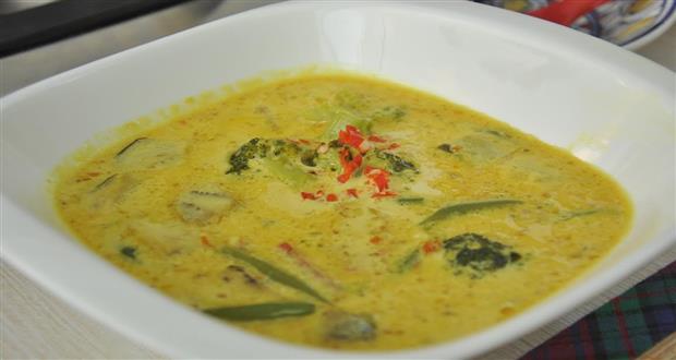 Hot Yellow Curry with Vegetables