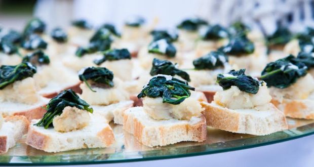 Zeera Aloo Palak With Lasan Chutney