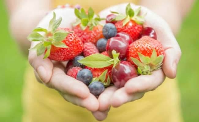 The set of three studies converges on the idea that consumers hold an implicit belief that healthy foods are less filling than unhealthy foods.