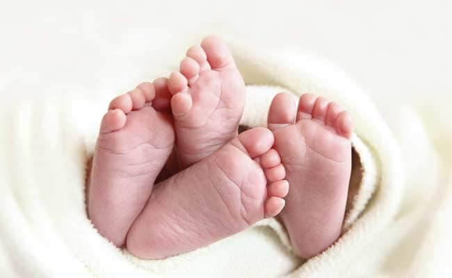 The twins - one reported to have thin, straight hair and the other having thick, wavy locks - recently had their DNA tested at the Center for Genetic Analysis and Technology in Hanoi. (Representational image)