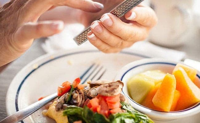 Researchers found that people who received bite count feedback ate less and reduced their overall intake during a meal. (Representational Image)