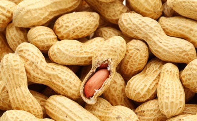 Peanuts are rich in protein and can be included in weight loss diet