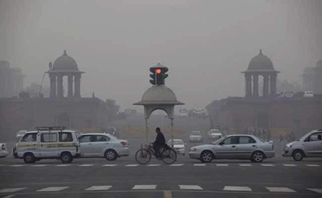 The maximum temperature during the day is expected to hover around 22 degrees Celsius.
